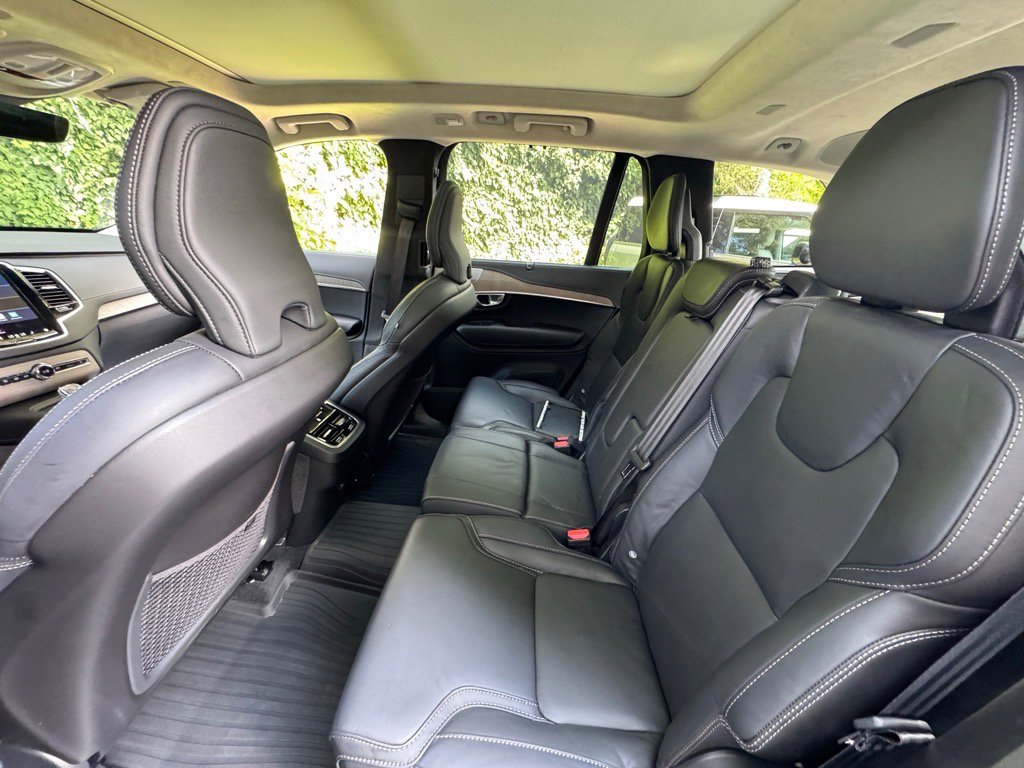 Used 2024 Volvo XC90 B6 Ultimate w/ Lounge Package image 16