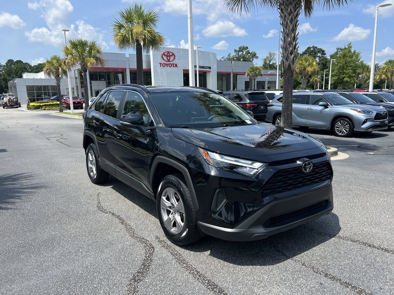 Used 2025 Toyota RAV4 XLE FWD image 2