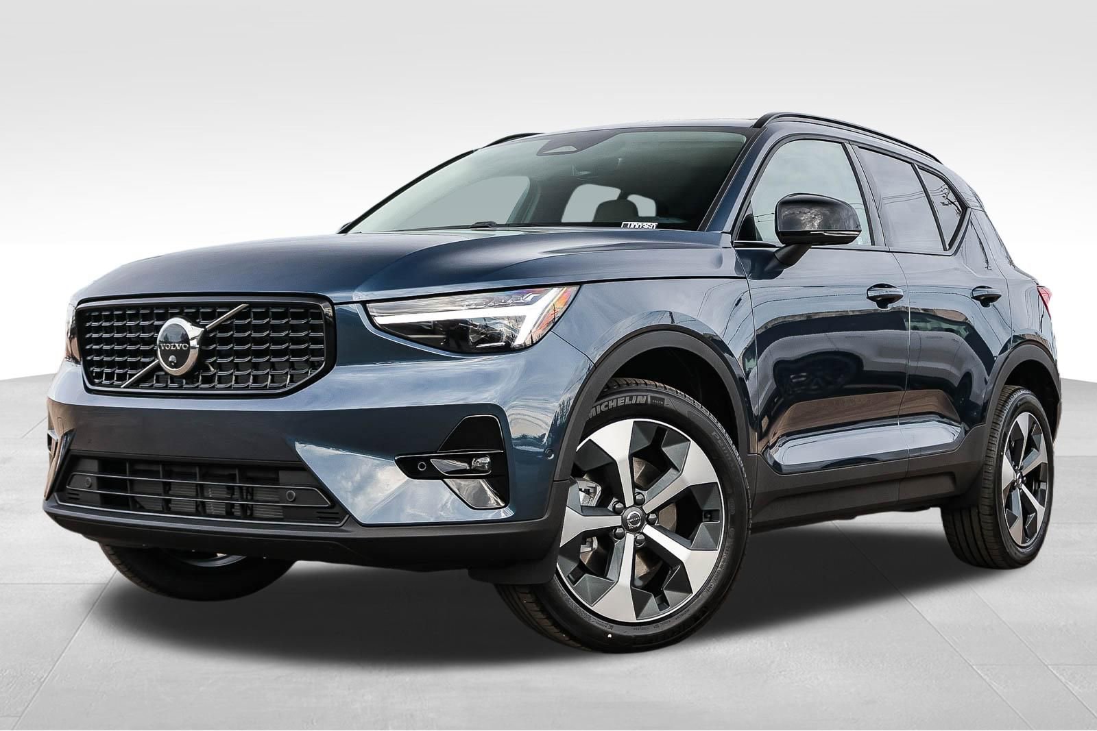 New 2026 Volvo XC40 B5 Plus w/ Protection Package Premier