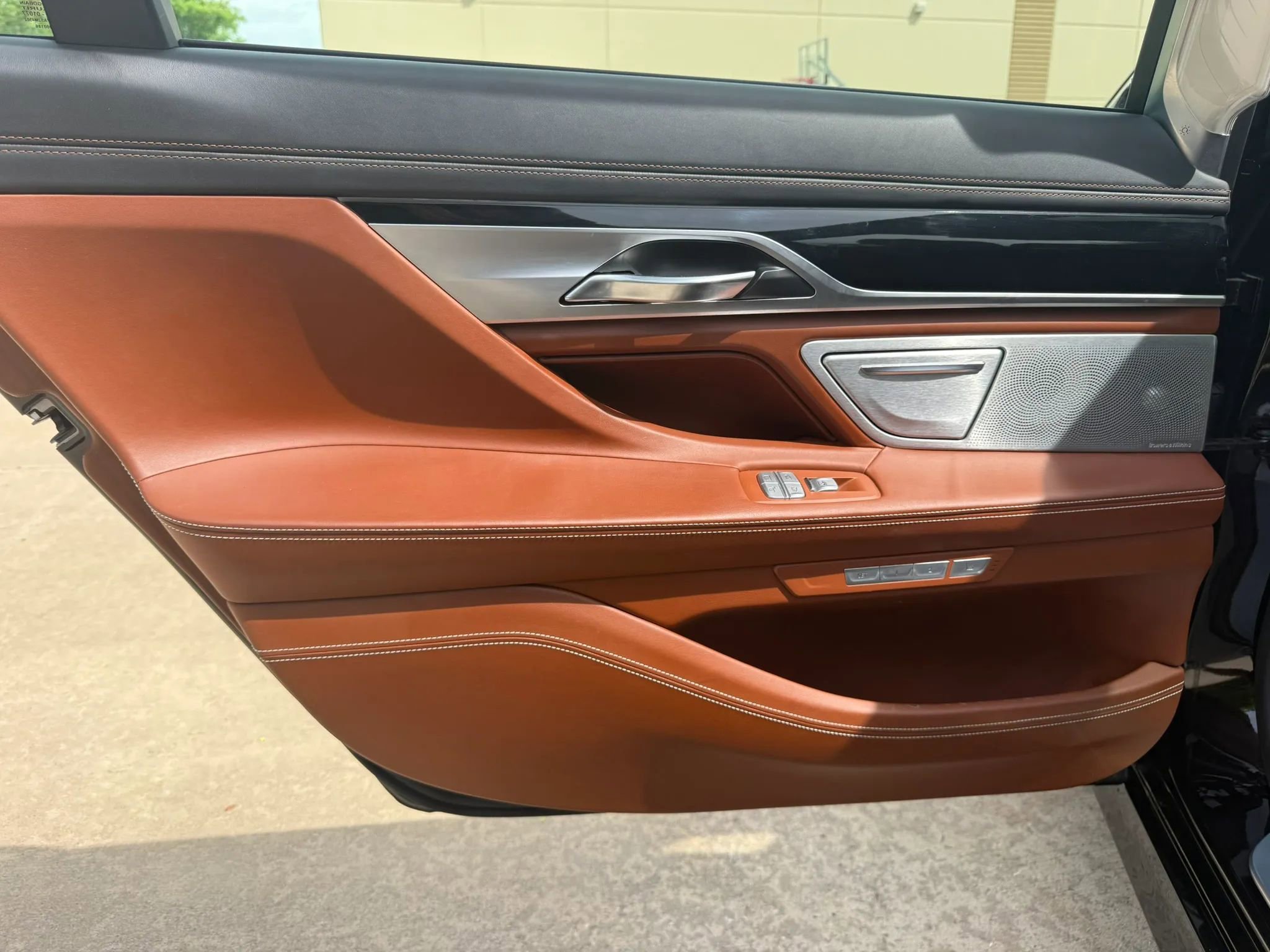 Used 2016 BMW 750i xDrive AWD/4WD image 11