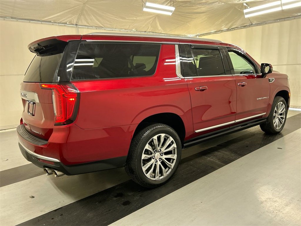 Used 2022 GMC Yukon XL Denali w/ Denali Ultimate Package image 2