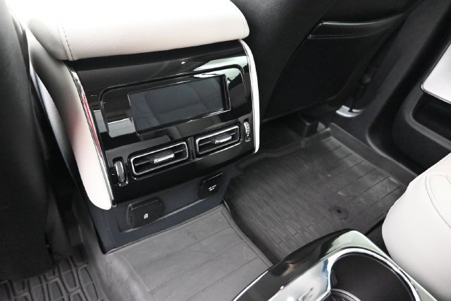 Used 2025 Lincoln Aviator Reserve w/ Equipment Group 201A AWD/4WD image 24