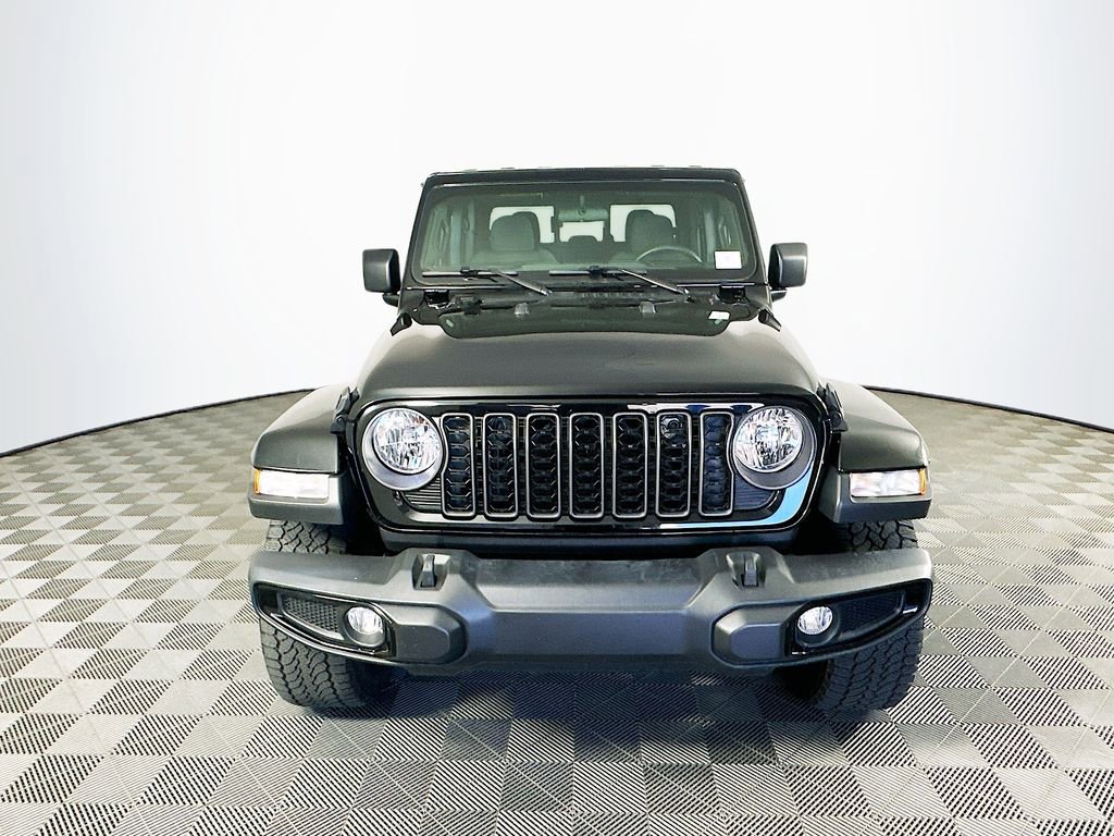 Certified 2024 Jeep Gladiator Sport image 4