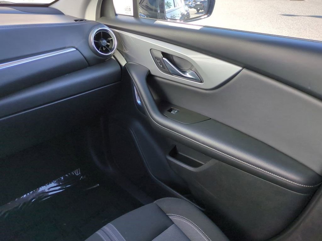 Used 2023 Chevrolet Blazer LT image 17