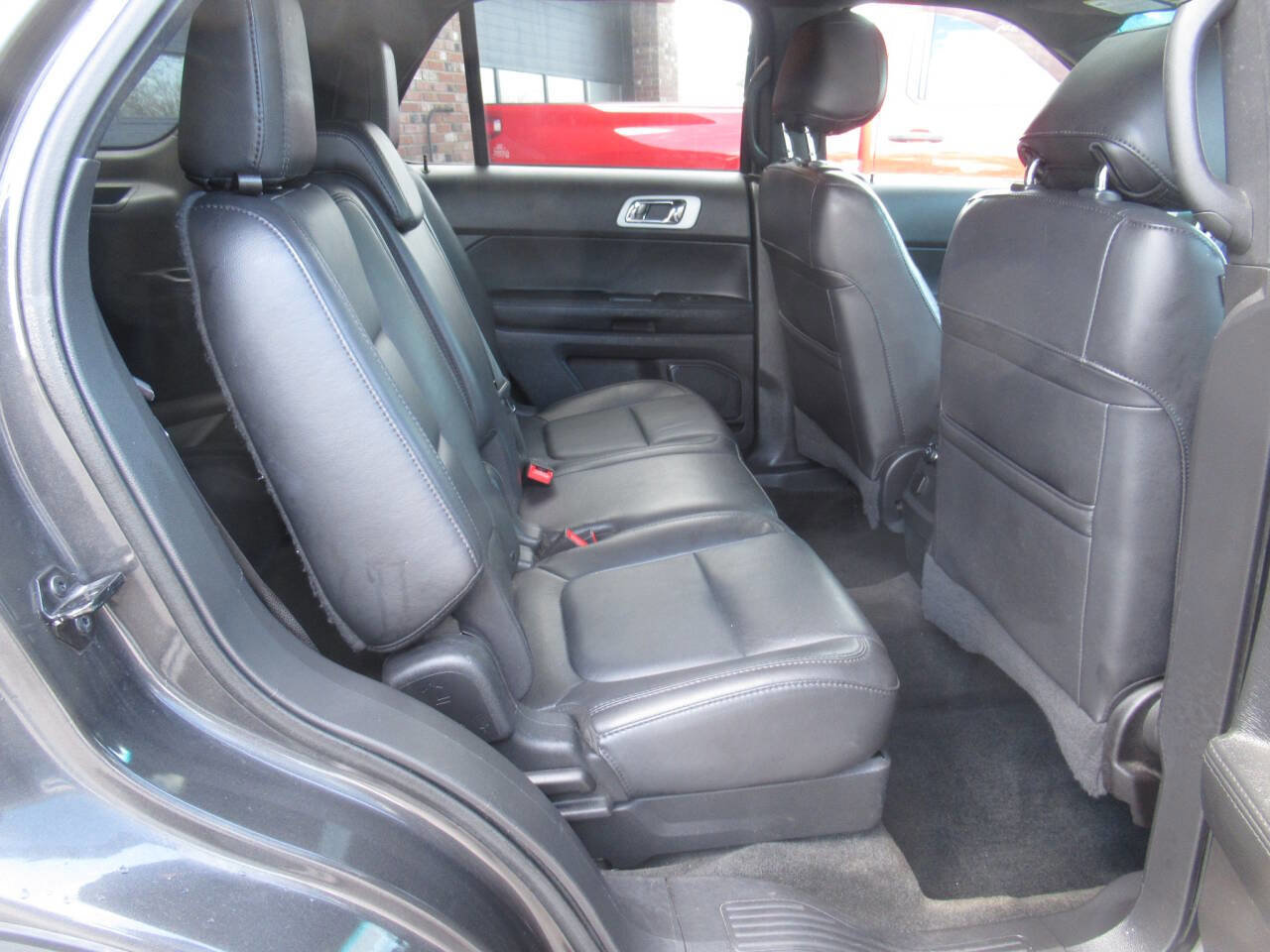 Used 2015 Ford Explorer XLT w/ Equipment Group 202A AWD/4WD image 7