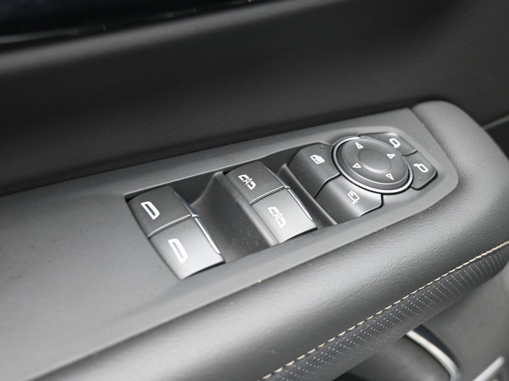 New 2025 Chevrolet Suburban Premier image 32