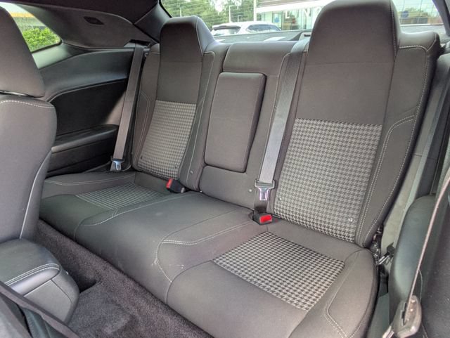 Used 2017 Dodge Challenger SXT RWD image 13