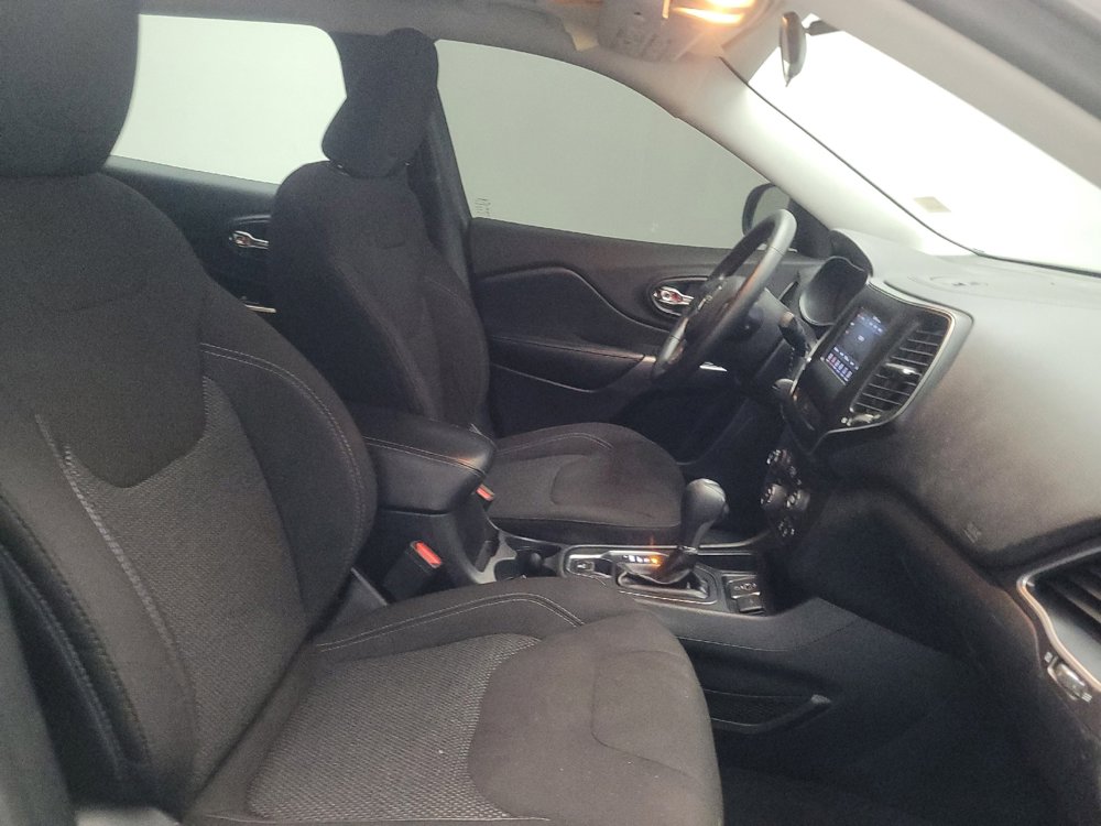 Used 2019 Jeep Cherokee Latitude w/ Popular Appearance Group image 21