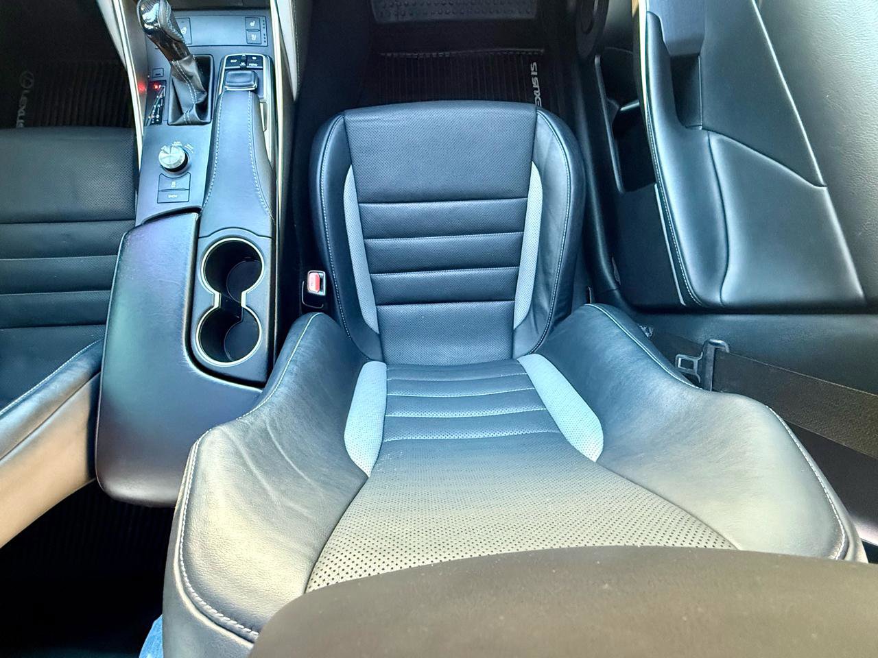 Used 2020 Lexus IS 300 F Sport w/ Blackline Edition RWD image 27