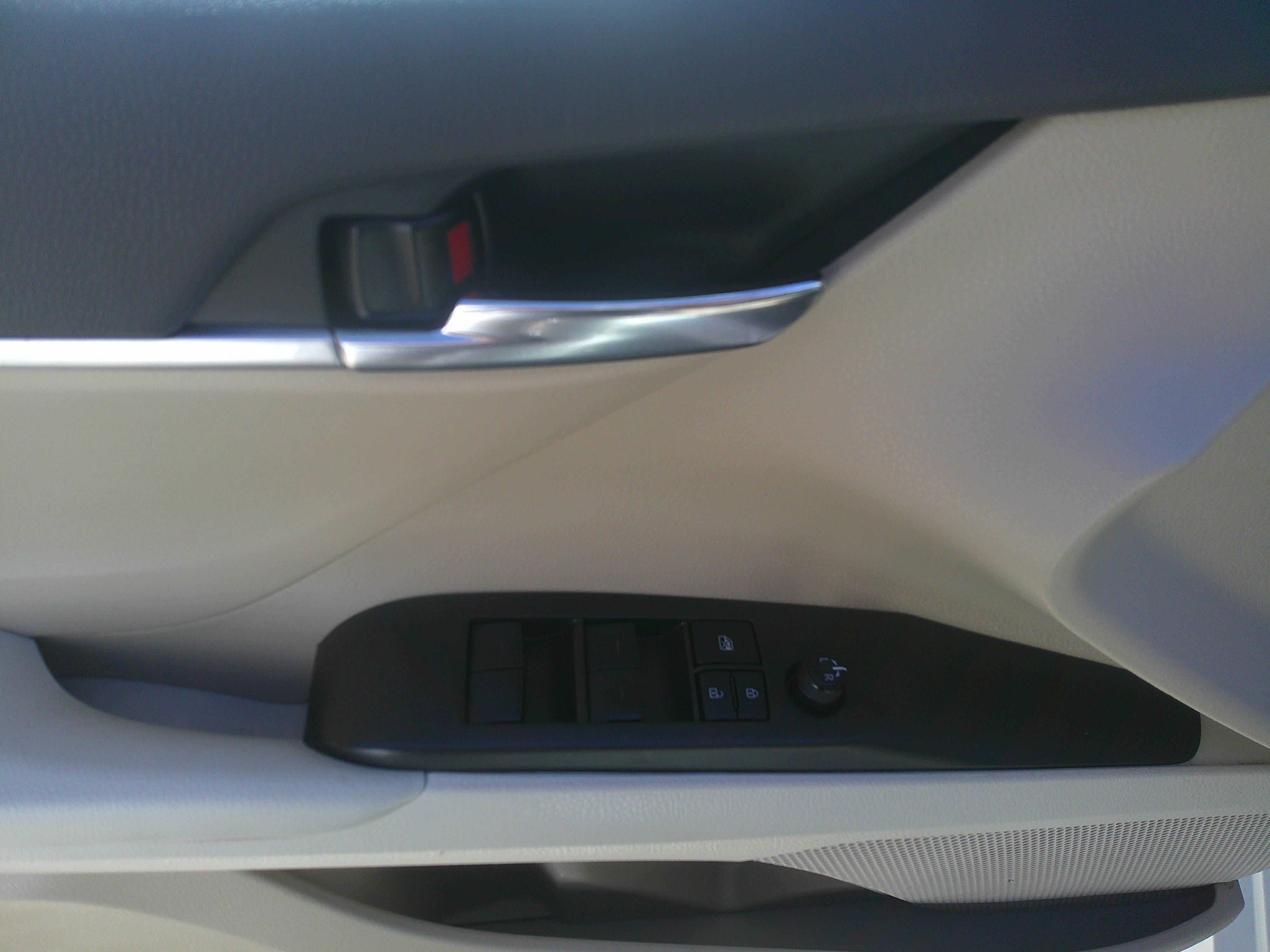 Used 2023 Toyota Camry LE image 18