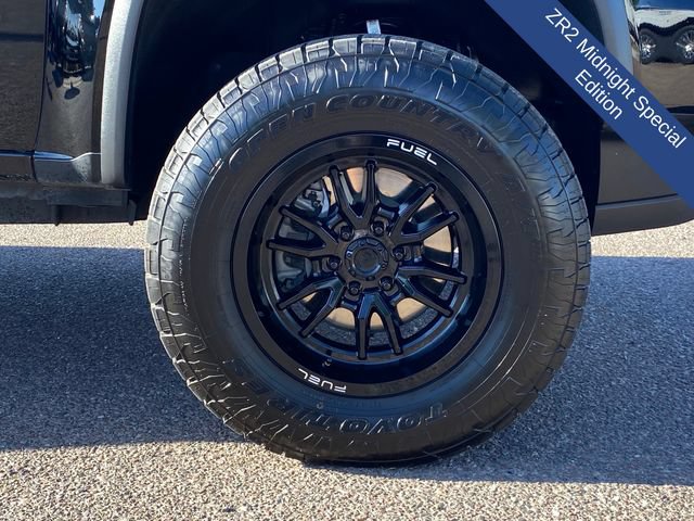 Used 2022 Chevrolet Colorado ZR2 w/ ZR2 Midnight Special Edition AWD/4WD image 11