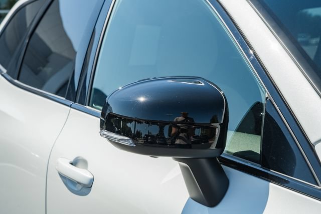 Certified 2026 Volvo XC60 B5 Plus AWD/4WD image 16