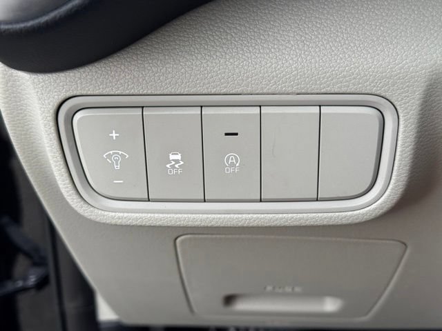 Certified 2025 Kia Soul LX w/ LX Technology Package FWD image 24