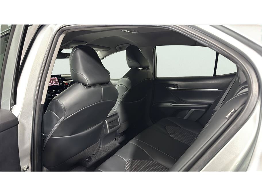 Used 2022 Toyota Camry SE w/ Carpet Mat Package (TMS) FWD image 13
