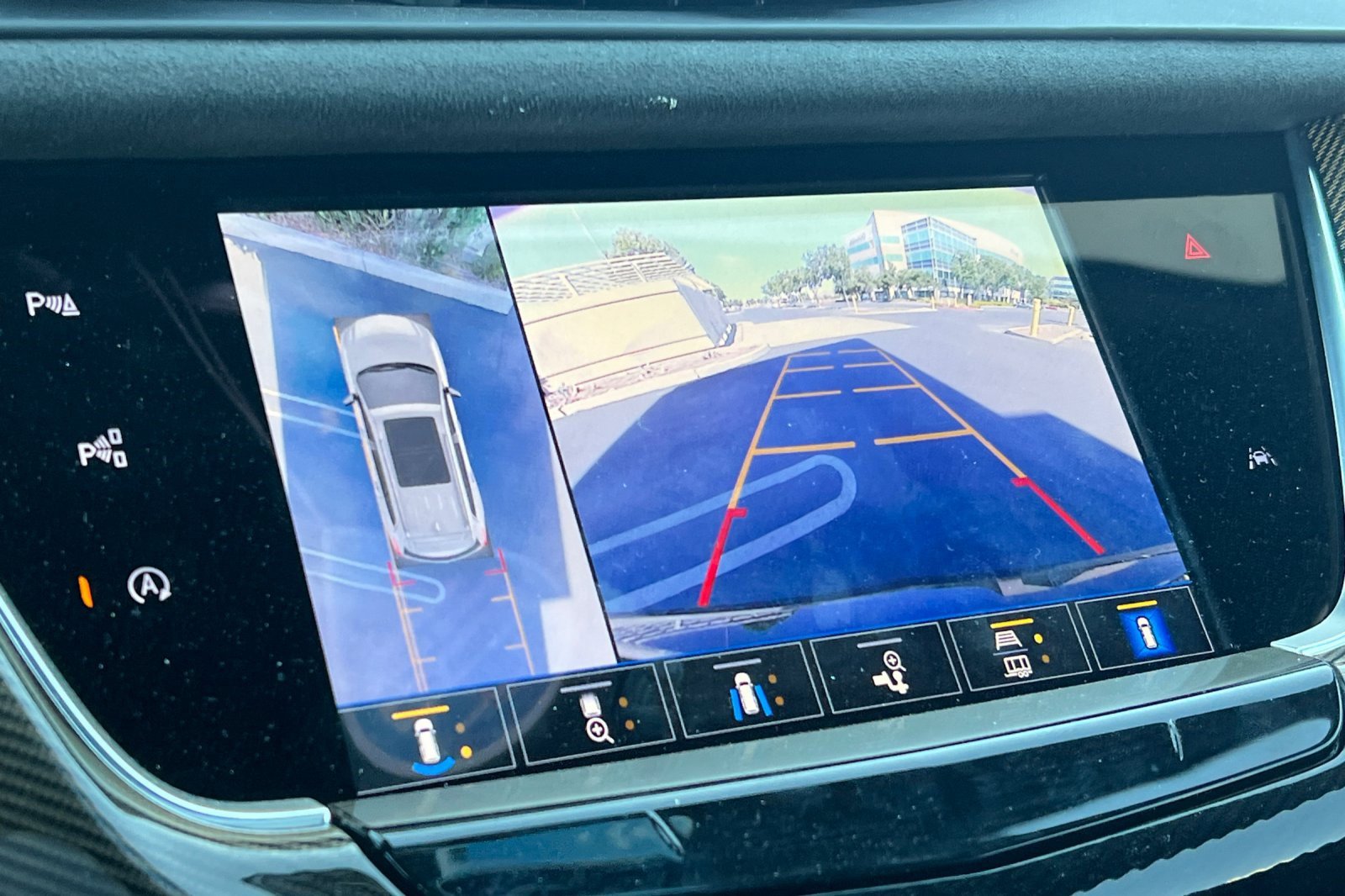 Certified 2024 Cadillac XT6 Sport w/ Platinum Package image 26