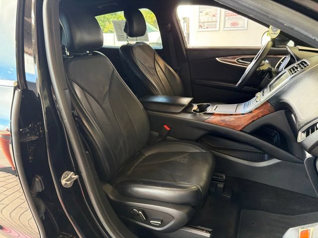 Used 2018 Lincoln MKX Reserve w/ Cargo Utility Package FWD image 20