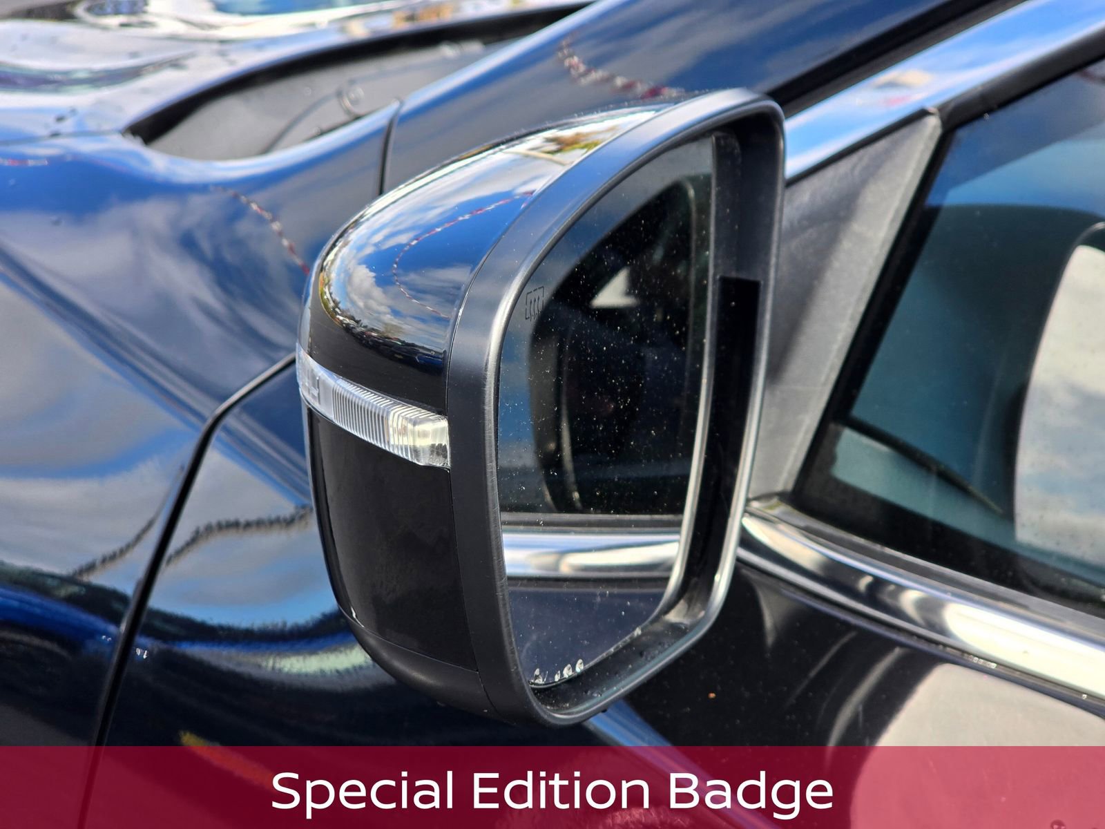 Used 2020 Nissan Rogue S w/ Special Edition Package image 11