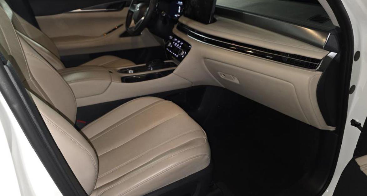 Certified 2023 INFINITI QX60 Luxe w/ Performance Audio Package image 10