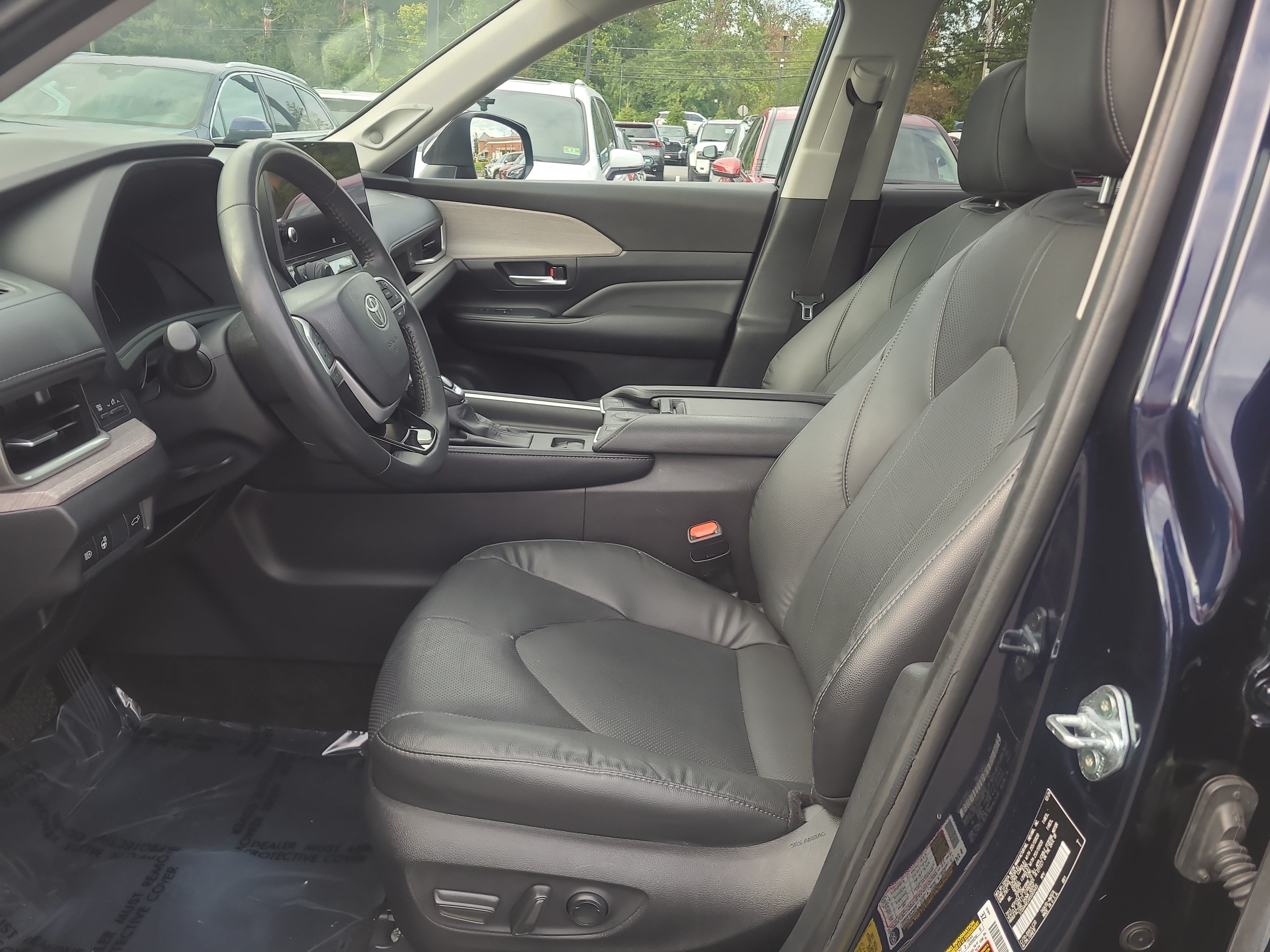 Certified 2024 Toyota Grand Highlander AWD image 16