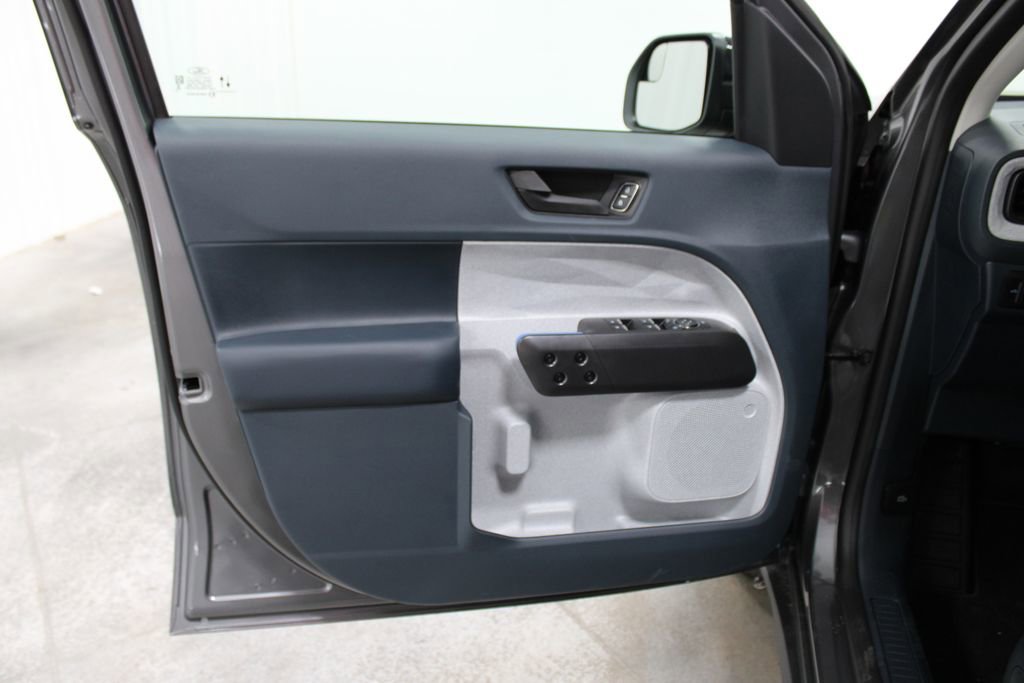 New 2025 Ford Maverick XLT image 16
