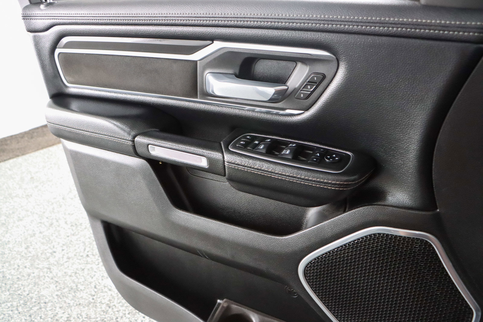 Used 2019 RAM 1500 Laramie w/ Sport Appearance Package image 22