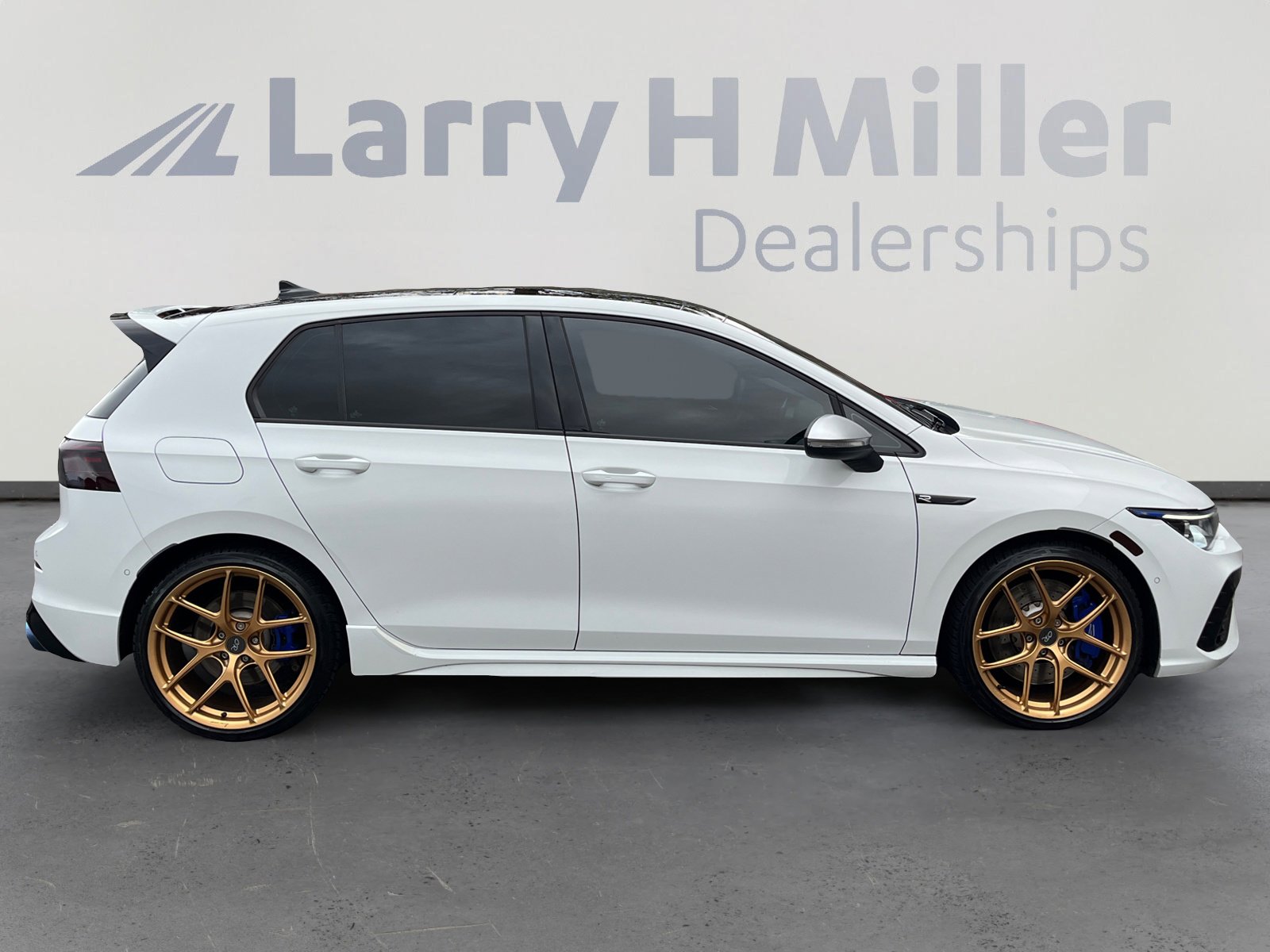 Used 2024 Volkswagen Golf R image 6