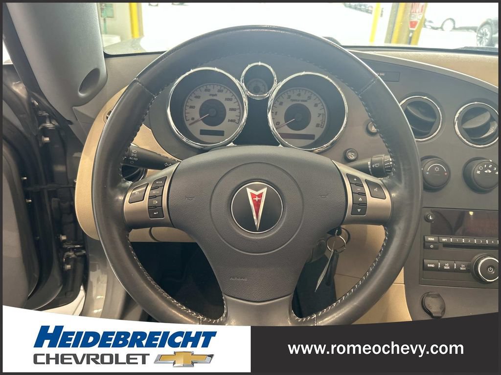 Used 2006 Pontiac Solstice Convertible w/ Premium Package RWD image 15