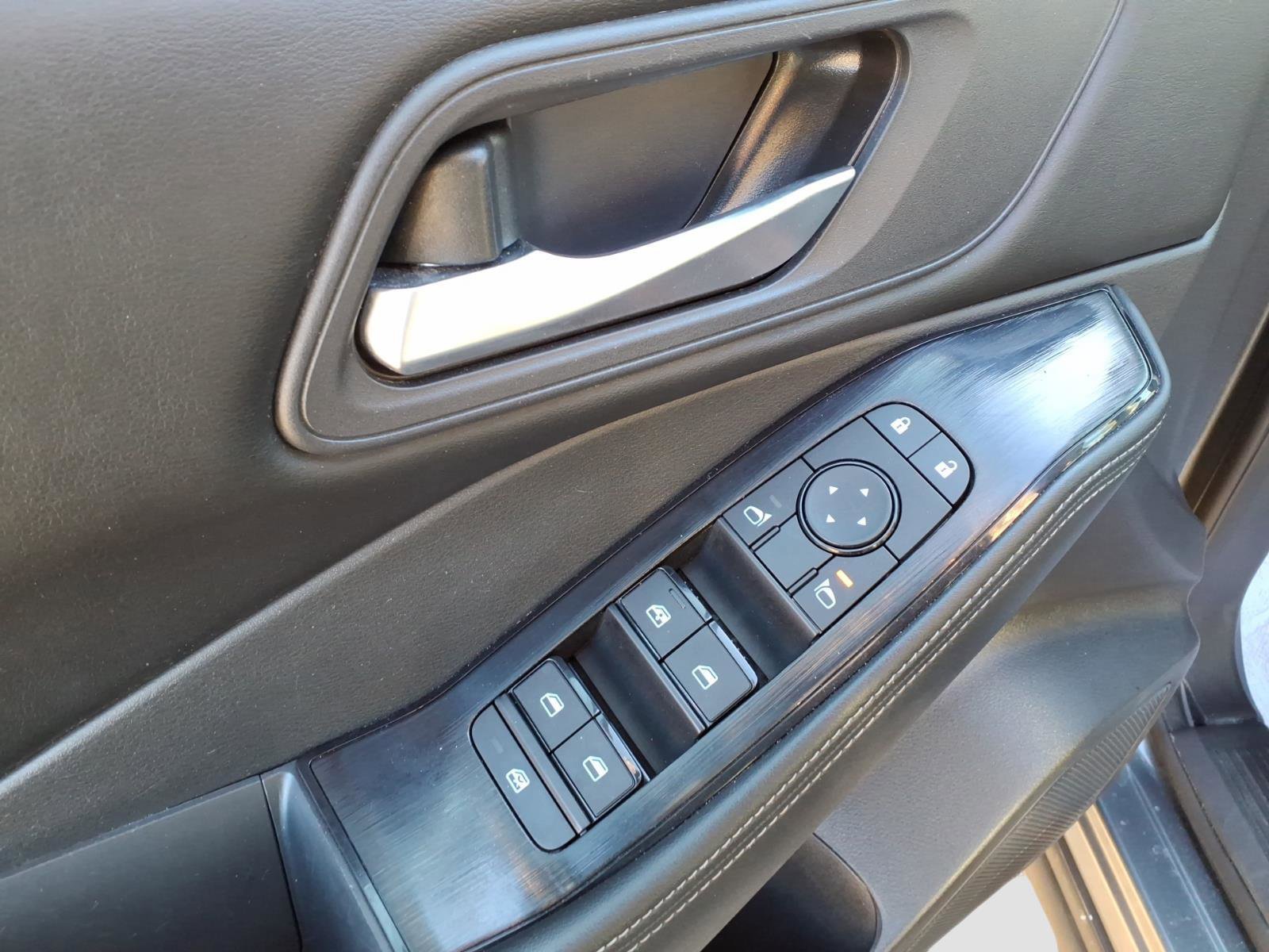 Certified 2025 Nissan Rogue SV image 13