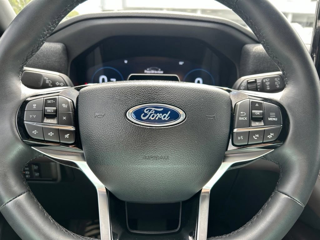 Used 2026 Ford Explorer Platinum RWD image 22