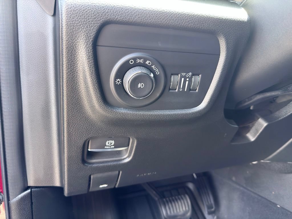 Used 2024 Jeep Grand Cherokee L Limited AWD/4WD image 34