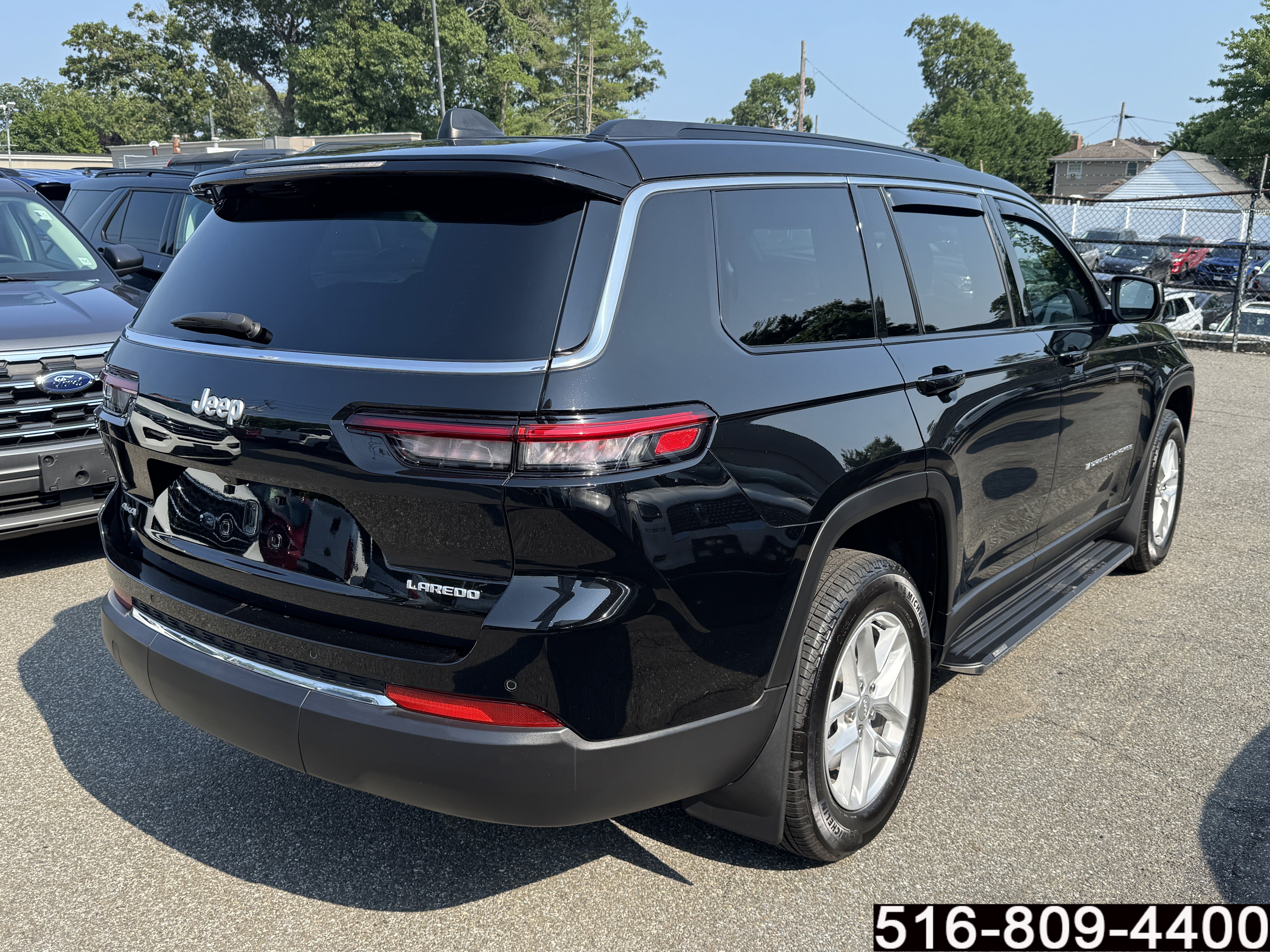 Used 2024 Jeep Grand Cherokee L Laredo AWD/4WD image 5