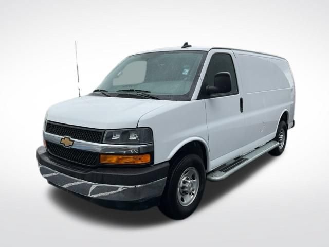Used 2024 Chevrolet Express 2500 w/ Driver Convenience Package RWD image 3
