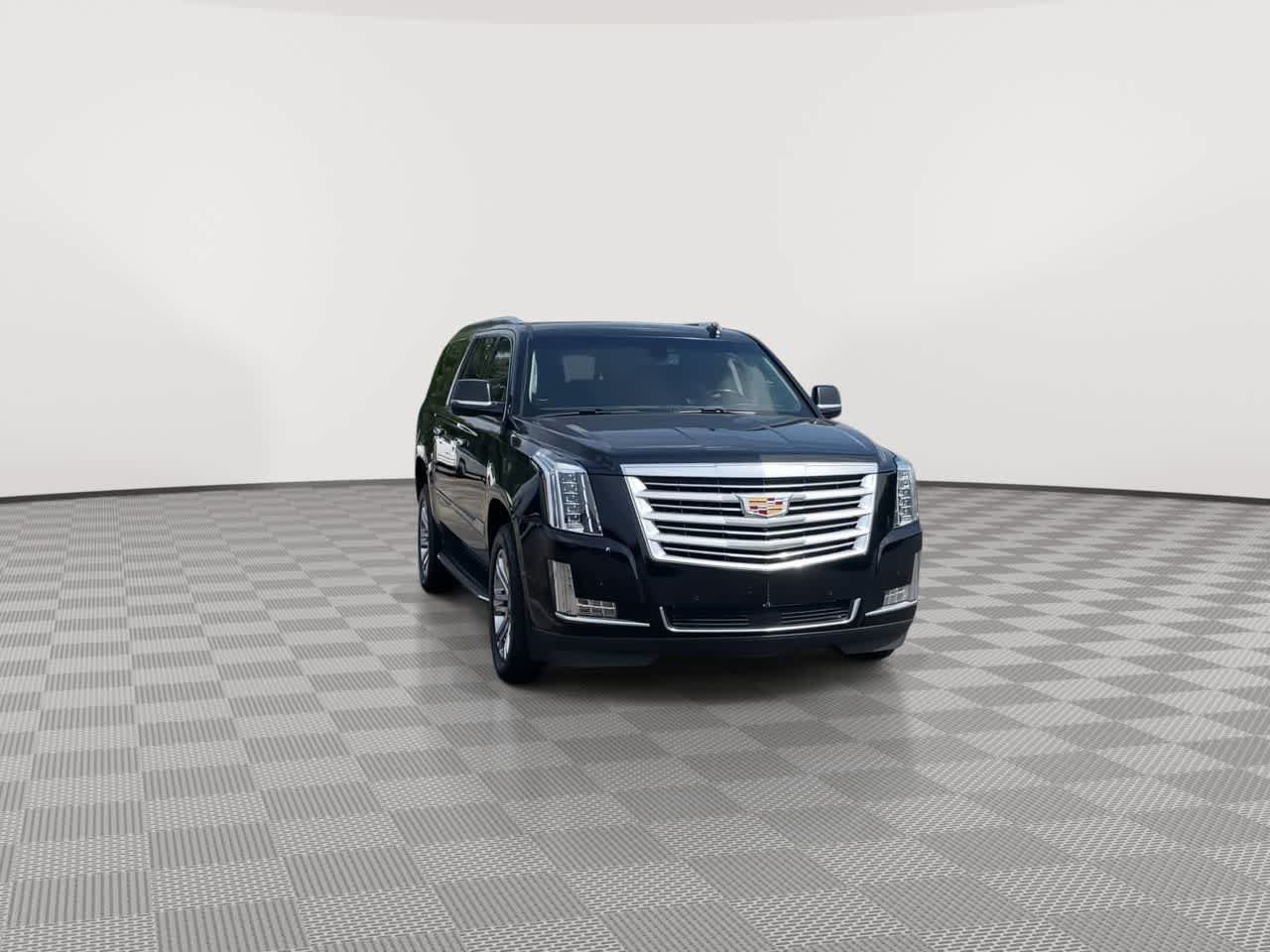 Used 2018 Cadillac Escalade ESV 4WD image 3