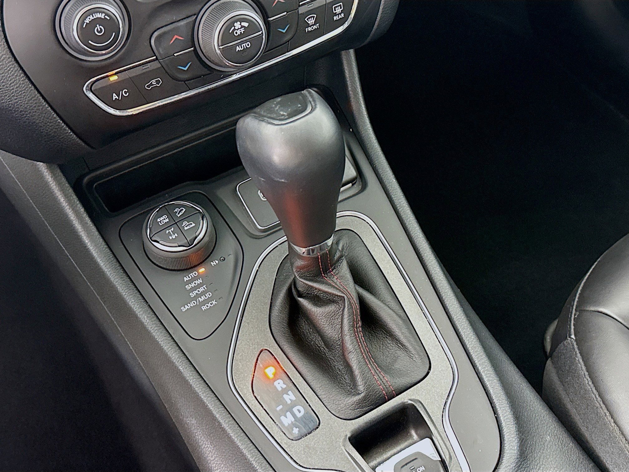 Used 2022 Jeep Cherokee Trailhawk image 19