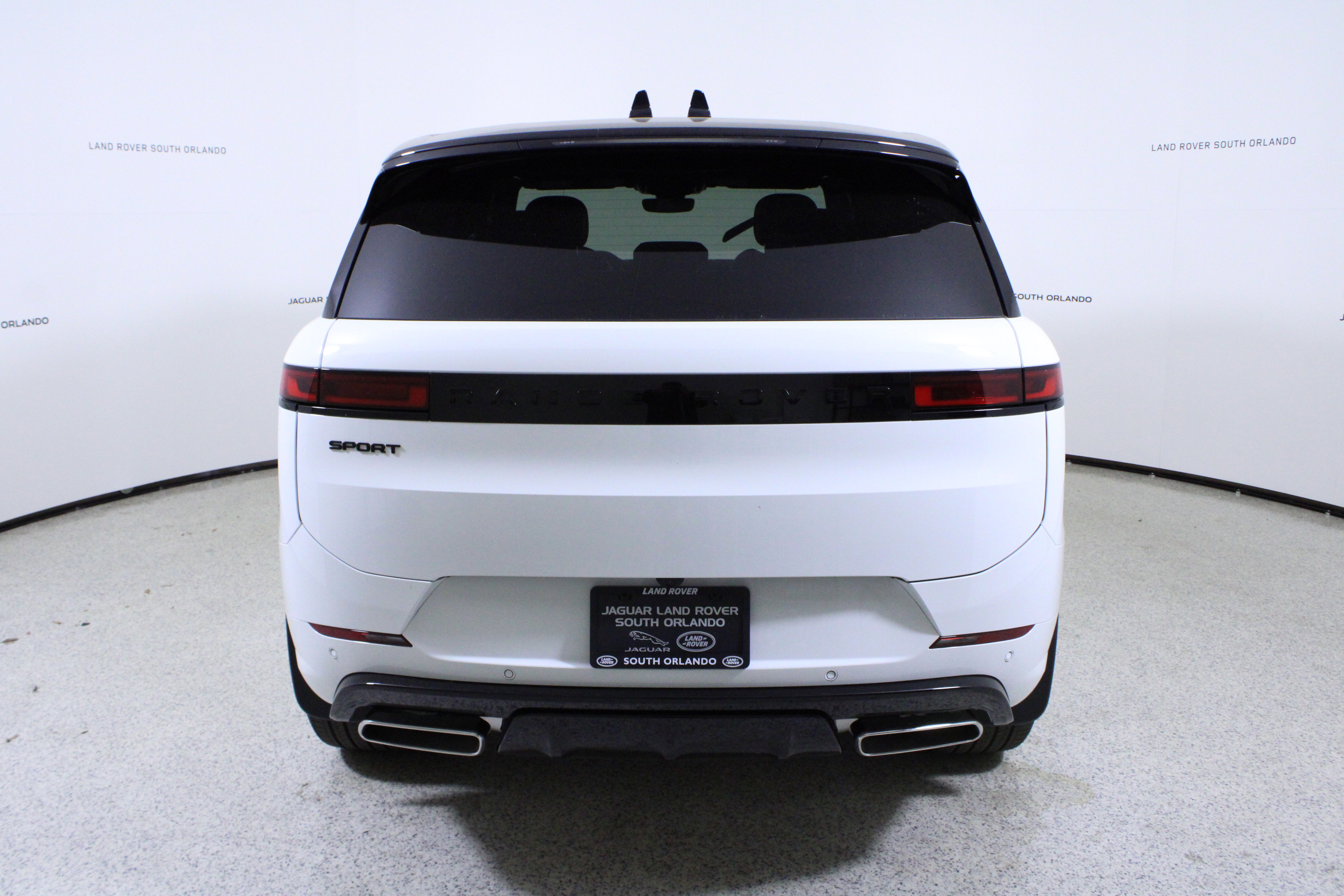 New 2025 Land Rover Range Rover Sport Dynamic SE AWD/4WD image 6