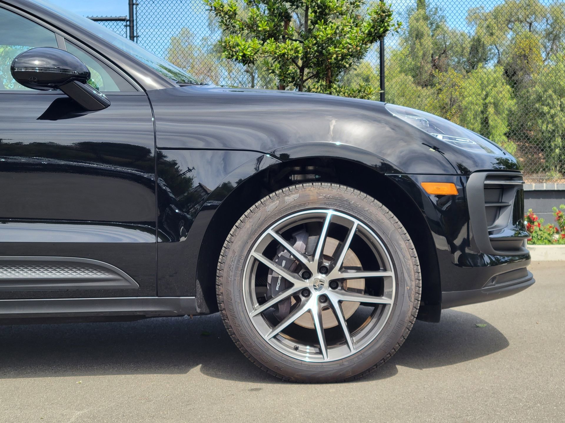 Used 2025 Porsche Macan image 10