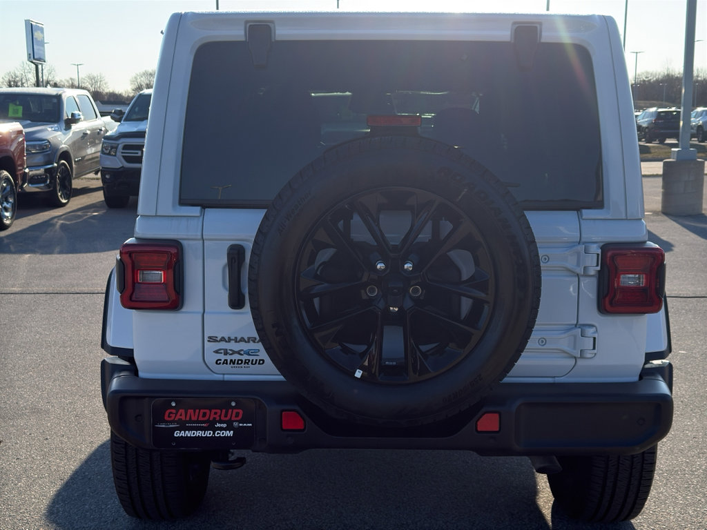 Used 2025 Jeep Wrangler Sahara w/ Safety Group image 7