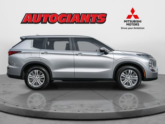 Used 2022 Mitsubishi Outlander ES image 3