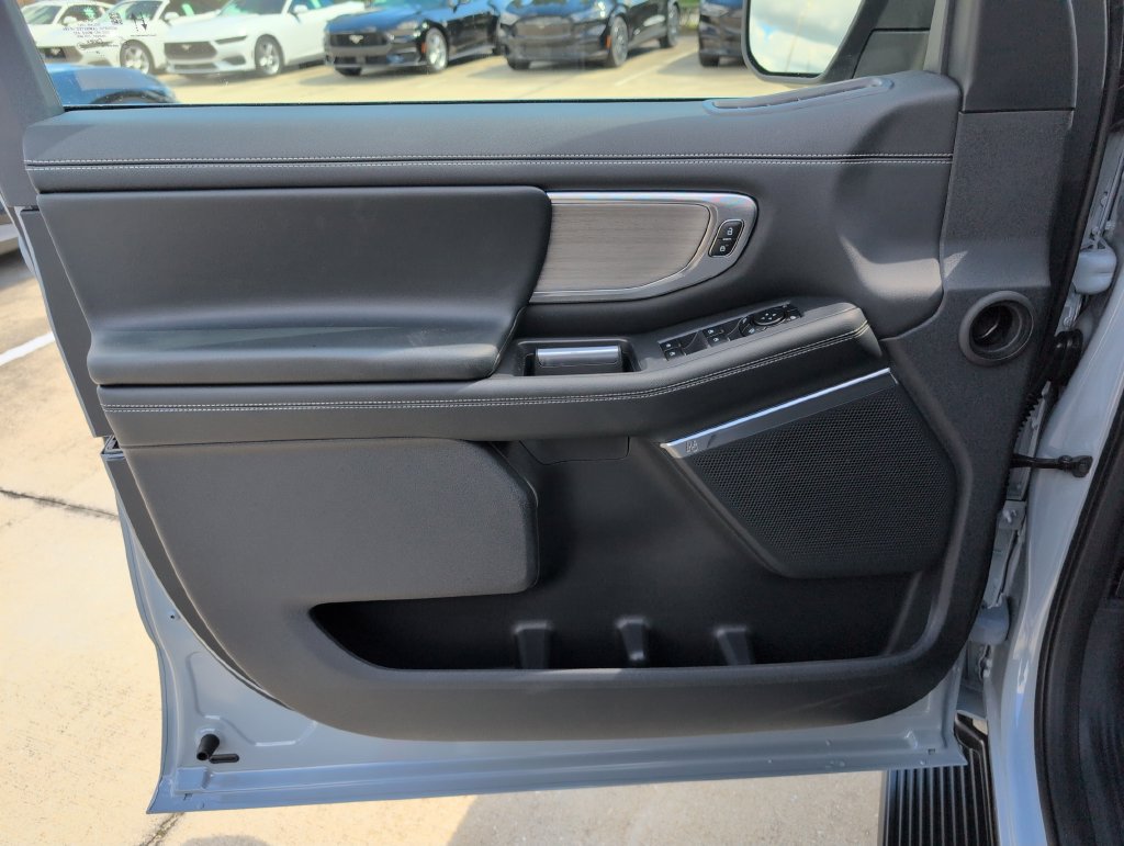 New 2027 Ford Expedition Platinum RWD image 29