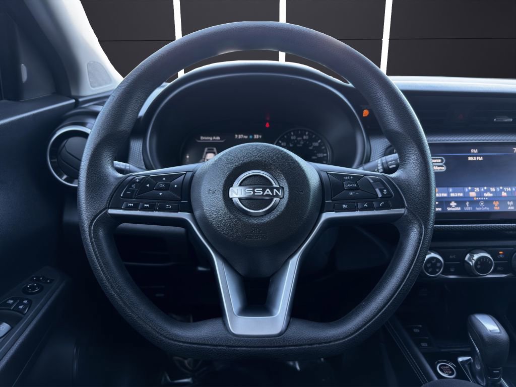 Used 2023 Nissan Kicks SV image 16