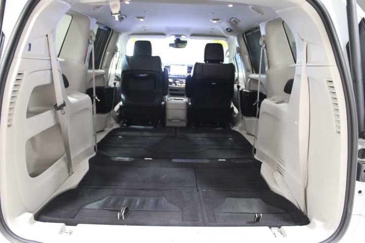 Used 2023 Chrysler Pacifica Touring-L image 15