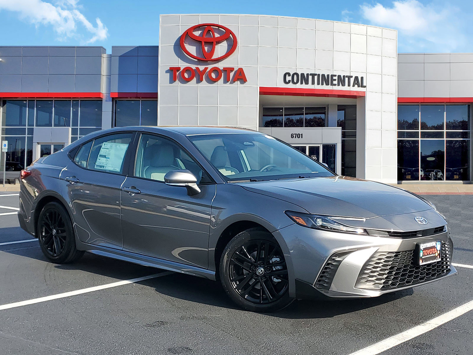 New 2026 Toyota Camry SE FWD video 2