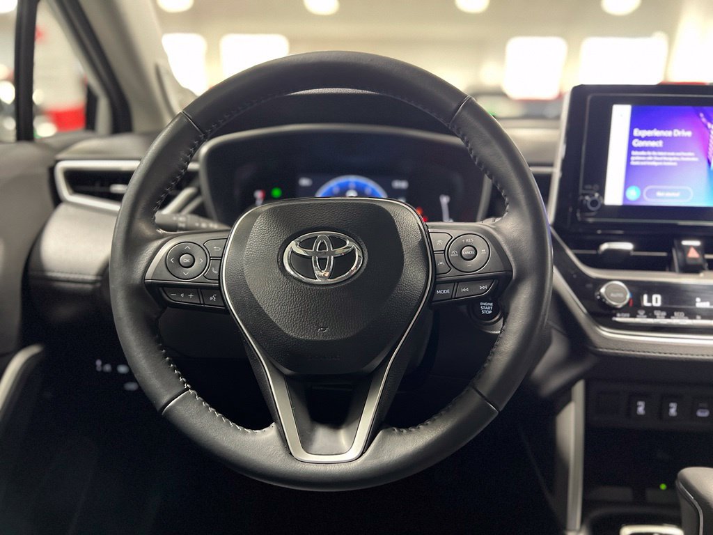 Certified 2025 Toyota Corolla Cross XLE w/ Convenience Package AWD/4WD image 35