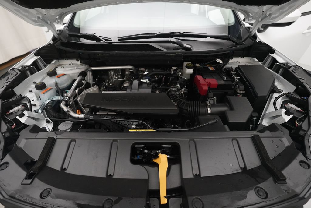 Used 2026 Nissan Rogue SV image 3