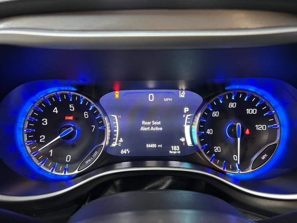 Used 2024 Chrysler Pacifica Touring-L image 14