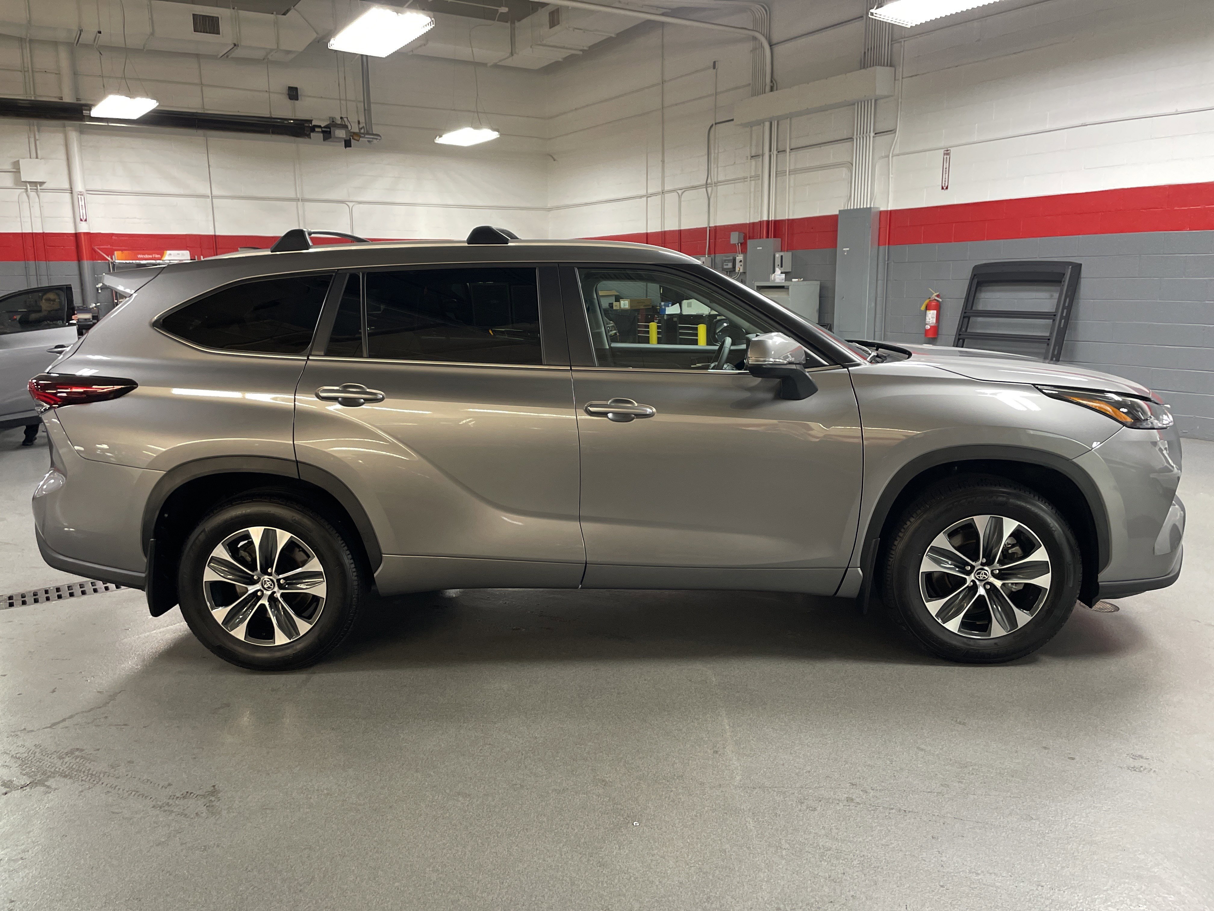 Used 2026 Toyota Highlander XLE image 11