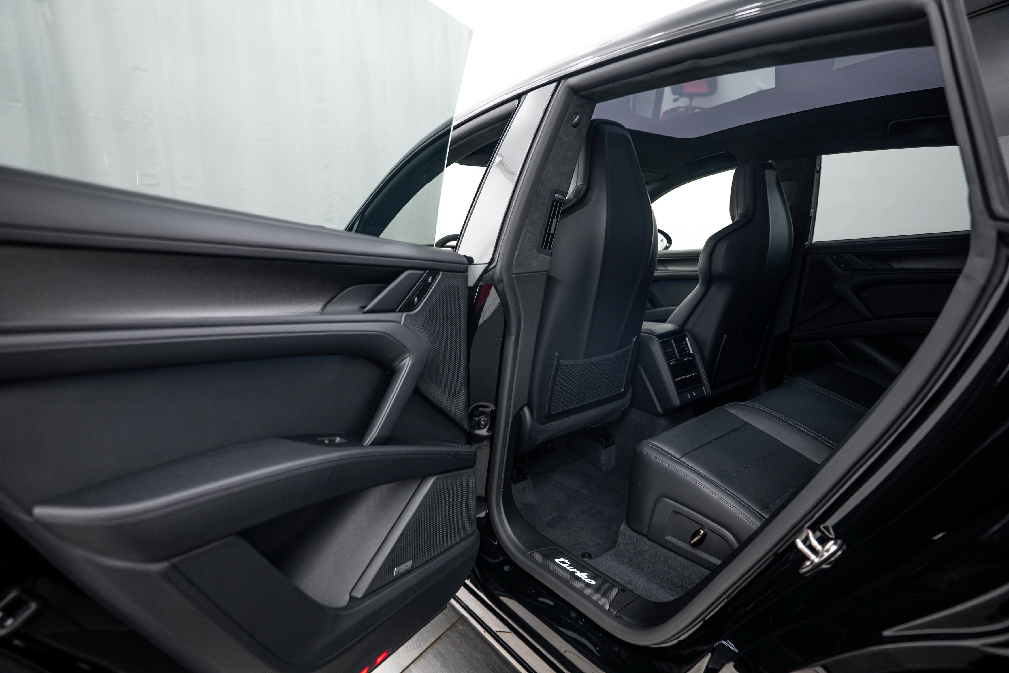 New 2026 Porsche Cayenne Turbo AWD/4WD image 20