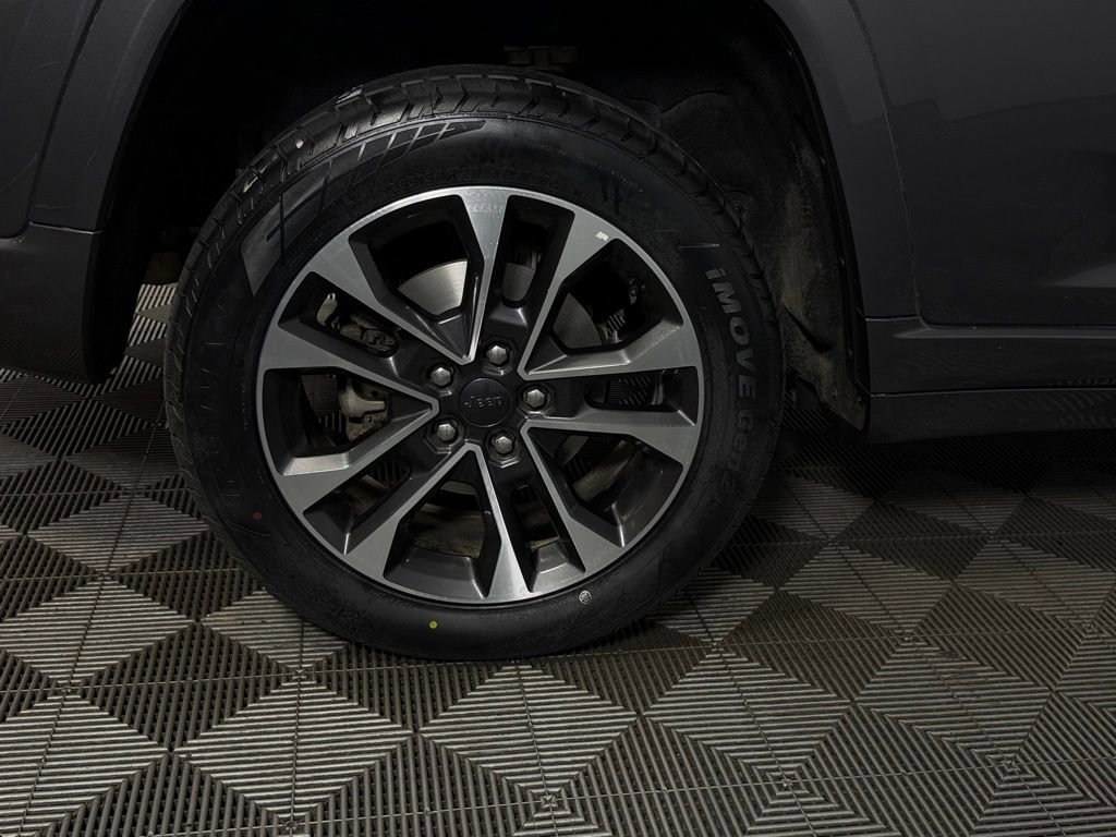 Used 2022 Jeep Grand Cherokee Overland image 12