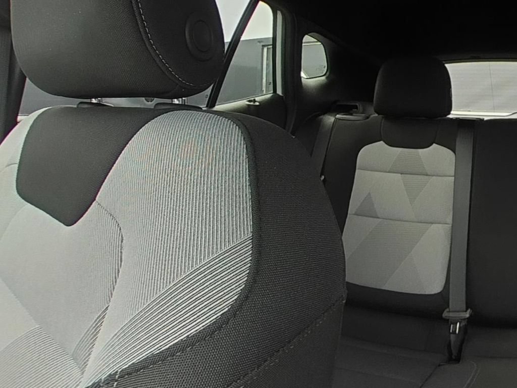 Used 2024 Chevrolet Trax RS FWD image 9