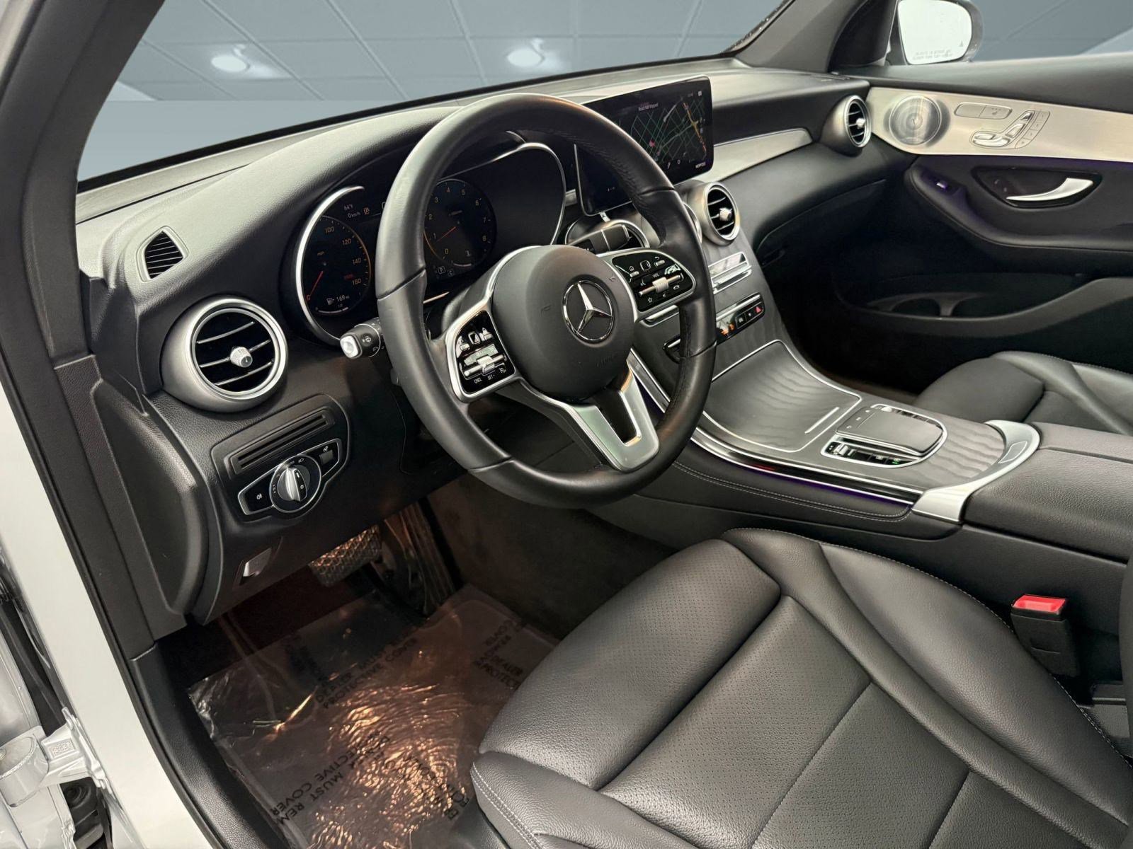 Used 2020 Mercedes-Benz GLC 300 image 4